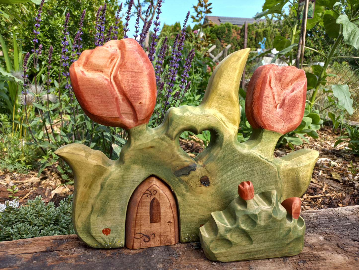 Large Tiered Tulip Cottage (3 Piece Set)