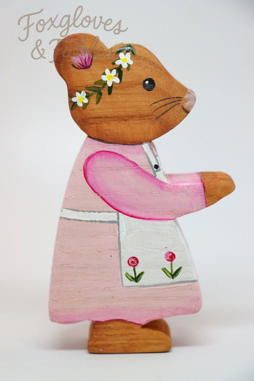 Mrs. Country Mouse