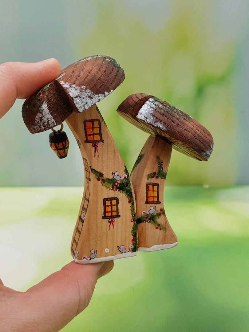 Christmas Miniature Mushroom Houses (Double Stem)