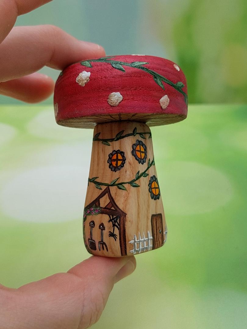 Miniature Mushroom Houses (Single Stem)