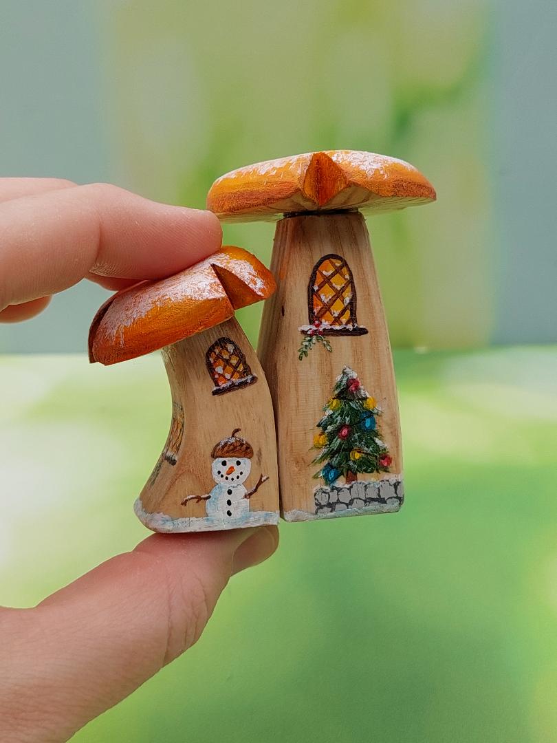 Christmas Miniature Mushroom Houses (Double Stem)