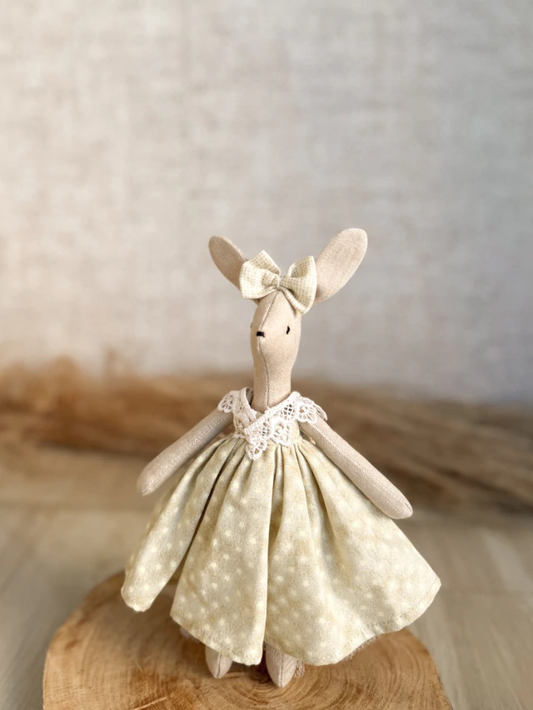 Helo the Bunny - "Feelin' Fancy"