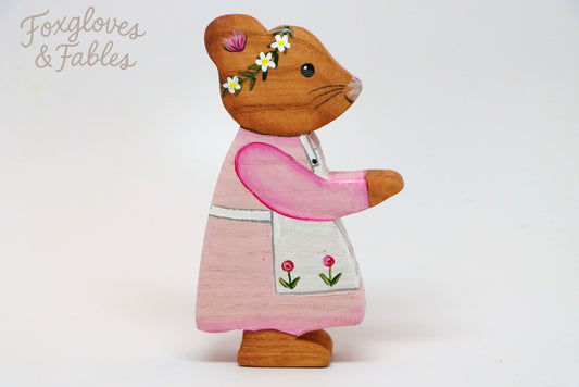 Mrs. Country Mouse