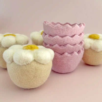 Felt Jumbo Daisy Muffin (with removable muffin case)