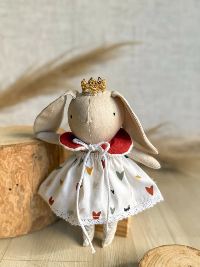 Zoe the Rabbit - "Queen of Hearts"