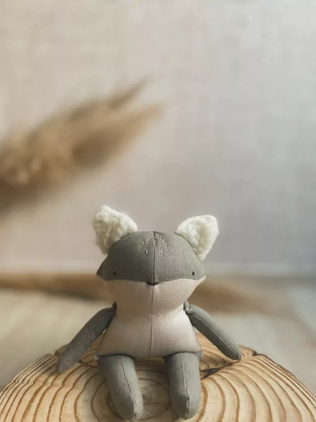 "Theo" the Wolf (Plain)