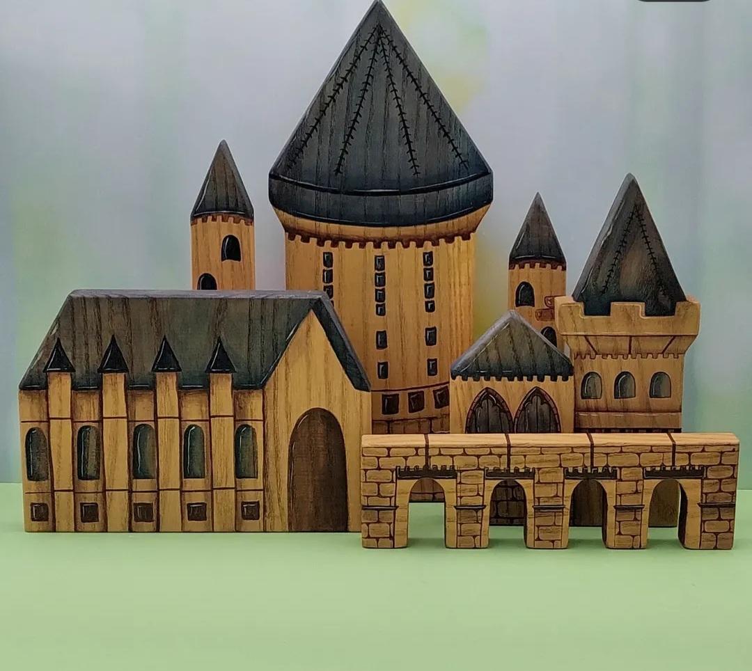 Harry Potter Houses and Miniatures (Limited Edition)