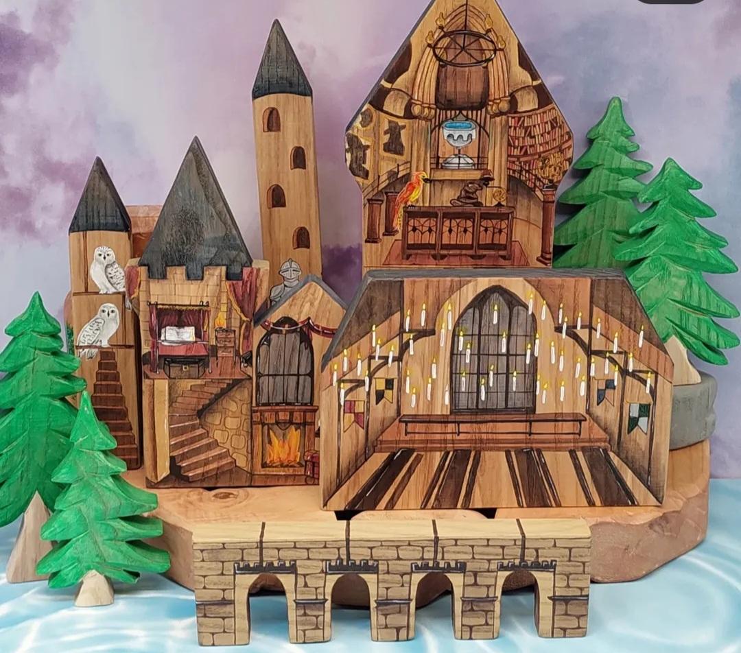 Harry Potter Houses and Miniatures (Limited Edition)